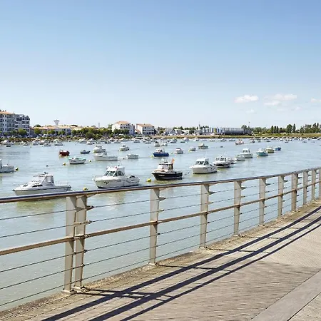 Апартаменты Le Reve Bleu Сен-Жиль-Круа-де-Ви